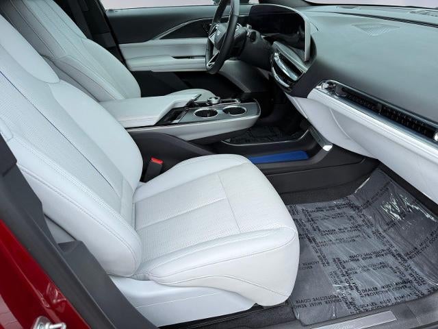 2024 Cadillac LYRIQ Sport 2