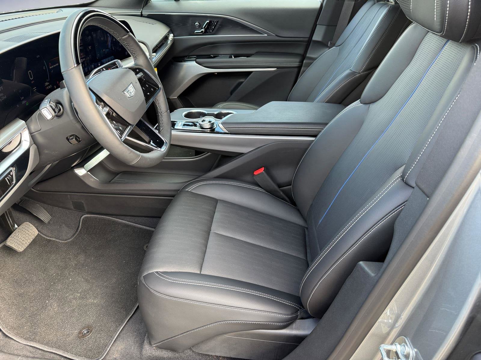 2025 Cadillac LYRIQ Sport 3