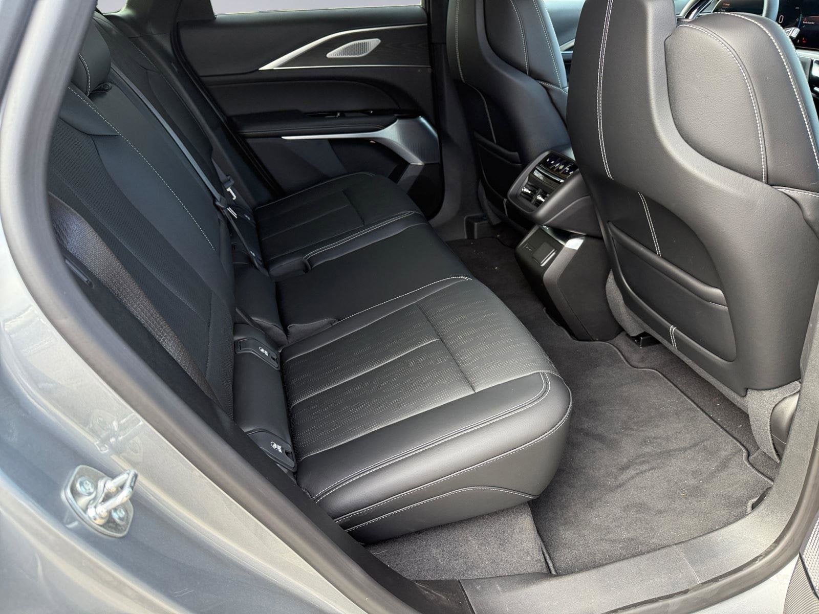 2025 Cadillac LYRIQ Sport 3