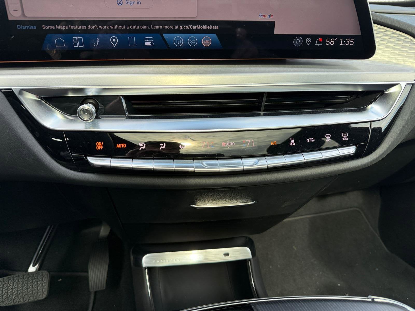 2025 Cadillac LYRIQ Sport 3