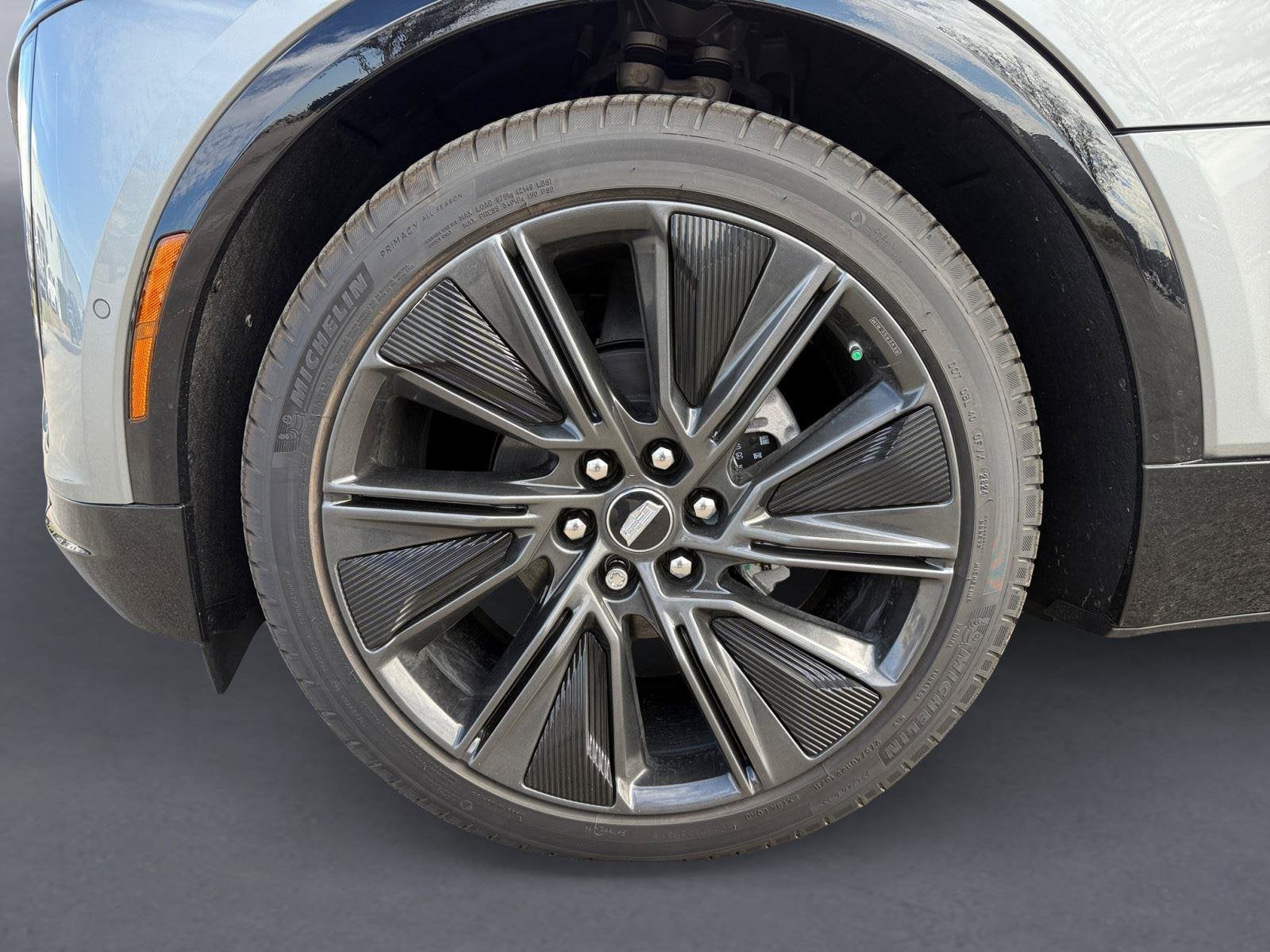 2025 Cadillac LYRIQ Sport 3