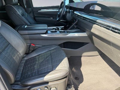 2025 Cadillac Escalade AWD V-Series