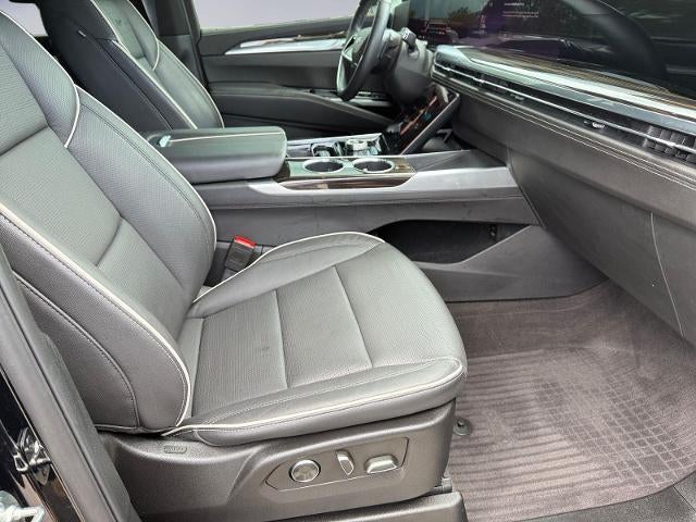 2025 Cadillac Escalade ESV 4WD Premium Luxury