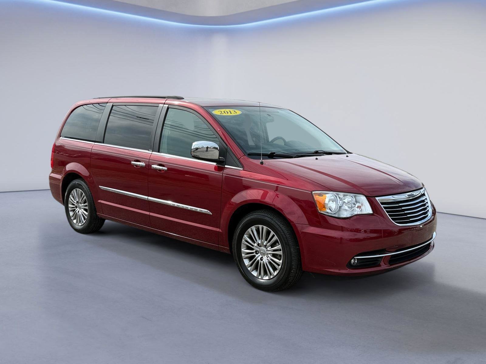 2013 Chrysler Town & Country Base