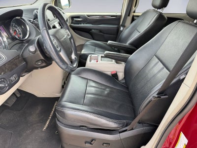 2013 Chrysler Town & Country Base