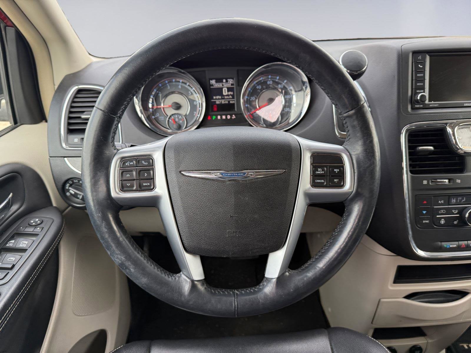 2013 Chrysler Town & Country Base