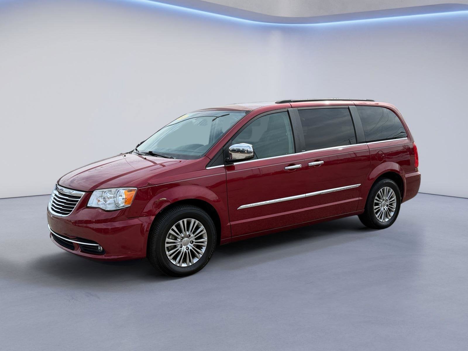2013 Chrysler Town & Country Base