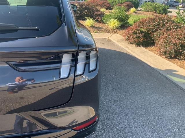 2022 Ford Mustang Mach-E Premium RWD