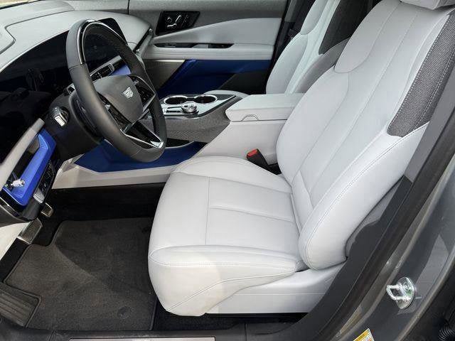 2025 Cadillac OPTIQ Luxury 1