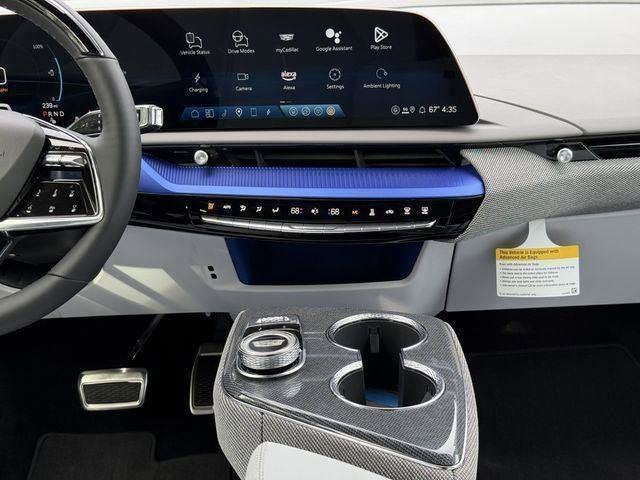 2025 Cadillac OPTIQ Luxury 1