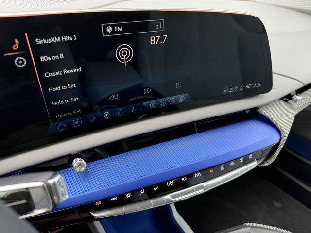 2025 Cadillac OPTIQ Luxury 1