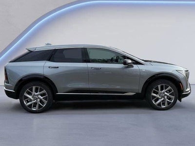 2025 Cadillac OPTIQ Luxury 1