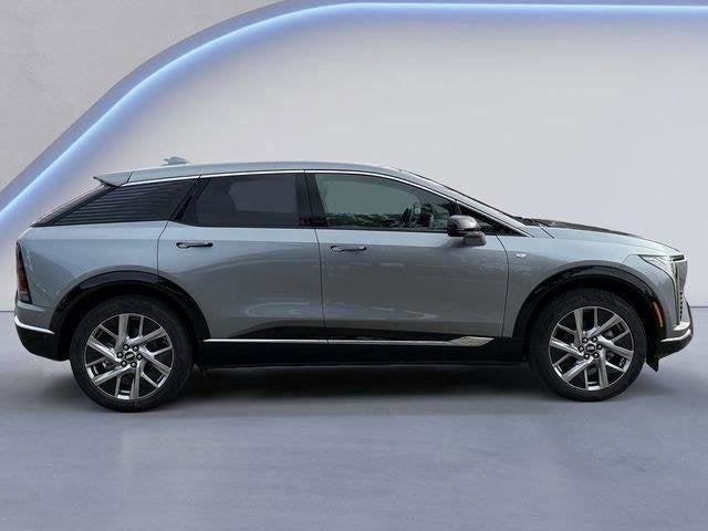 2025 Cadillac OPTIQ Luxury 1