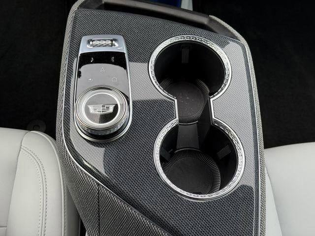 2025 Cadillac OPTIQ Luxury 1