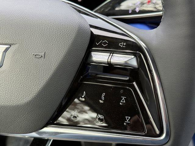 2025 Cadillac OPTIQ Luxury 1