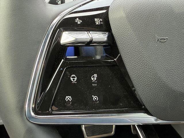 2025 Cadillac OPTIQ Luxury 1