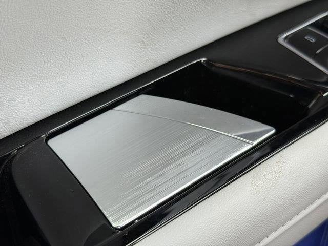 2025 Cadillac OPTIQ Luxury 1