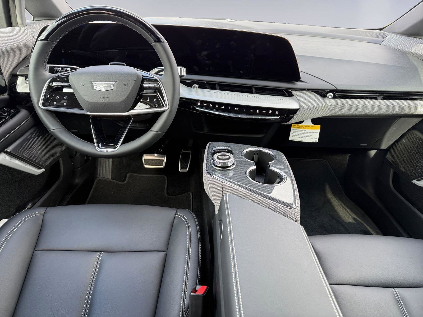 2025 Cadillac OPTIQ Luxury 1