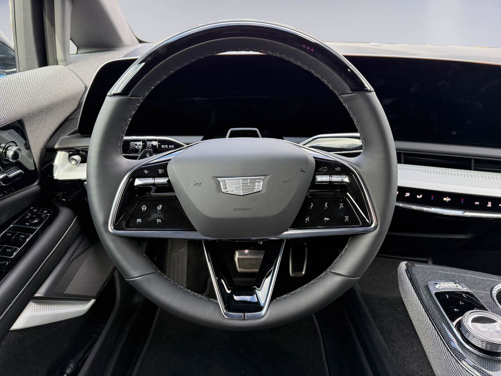 2025 Cadillac OPTIQ Luxury 1