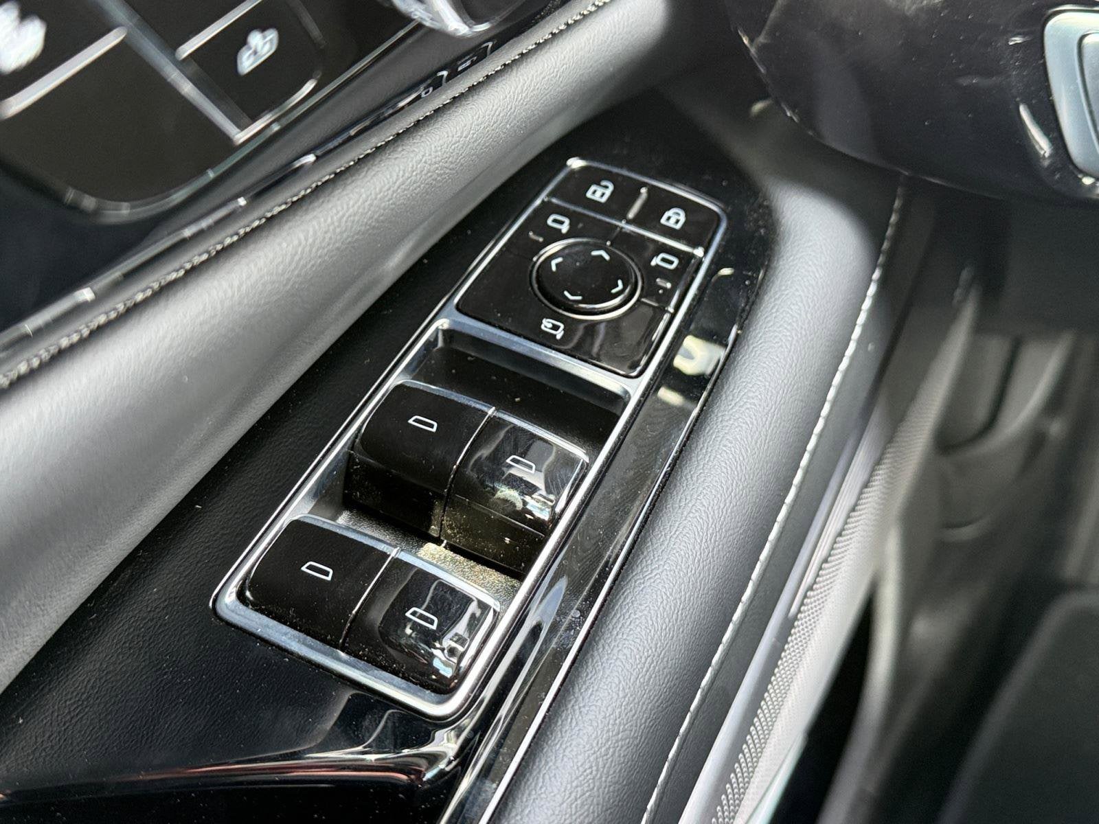 2025 Cadillac OPTIQ Luxury 1