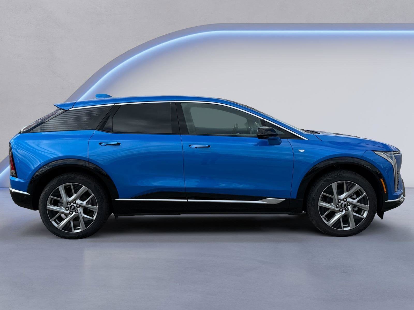 2025 Cadillac OPTIQ Luxury 1