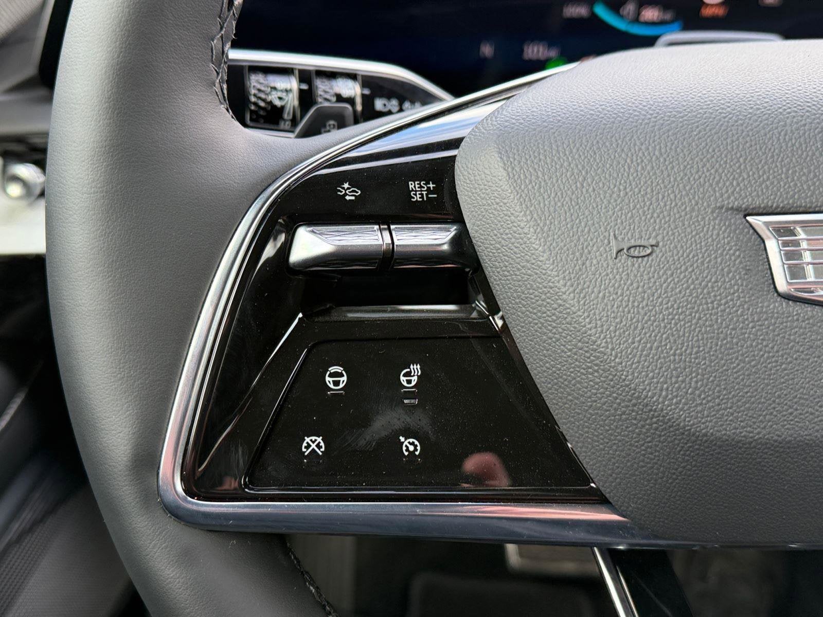 2025 Cadillac OPTIQ Luxury 1