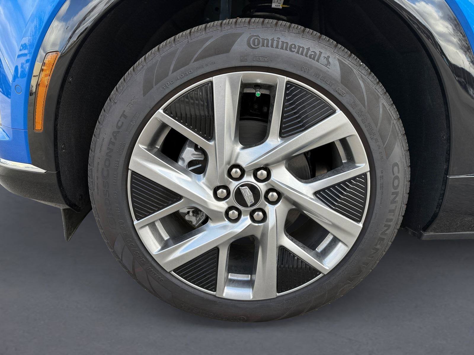 2025 Cadillac OPTIQ Luxury 1