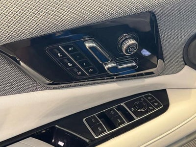 2025 Cadillac OPTIQ AWD 4dr Luxury w/1SE
