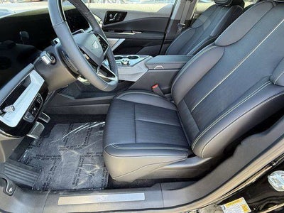 2025 Cadillac OPTIQ Luxury 2