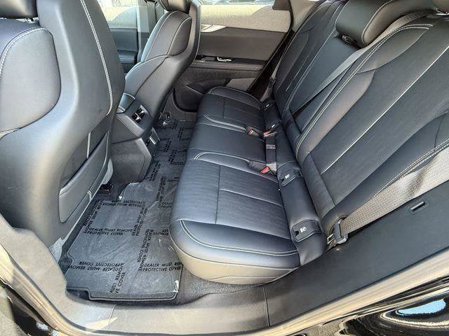 2025 Cadillac OPTIQ Luxury 2