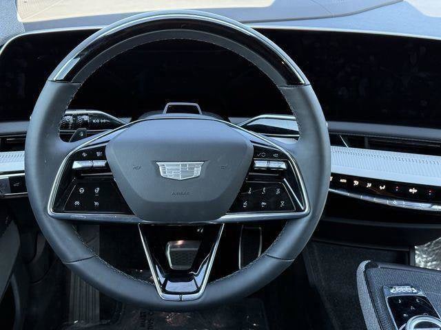 2025 Cadillac OPTIQ Luxury 2