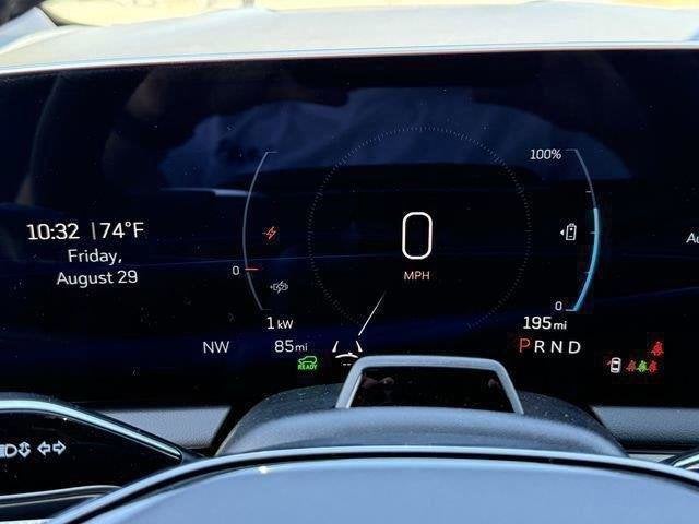 2025 Cadillac OPTIQ Luxury 2