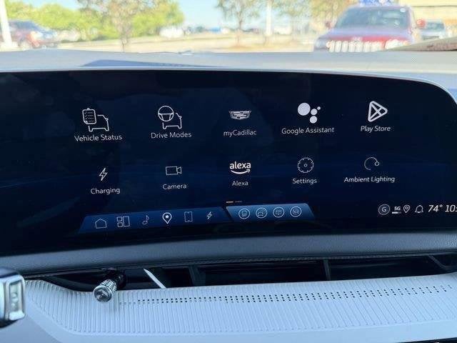 2025 Cadillac OPTIQ Luxury 2