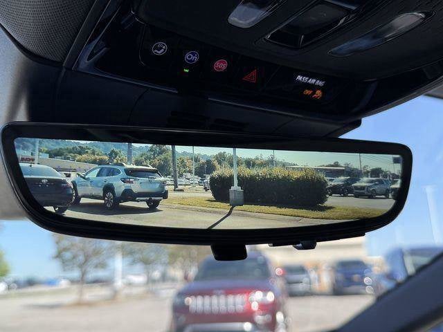 2025 Cadillac OPTIQ Luxury 2