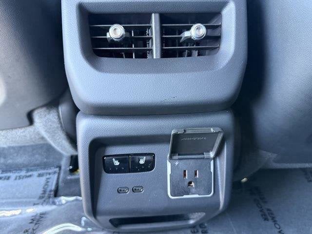 2025 Cadillac OPTIQ Luxury 2