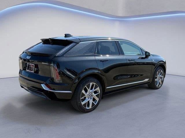 2025 Cadillac OPTIQ Luxury 2