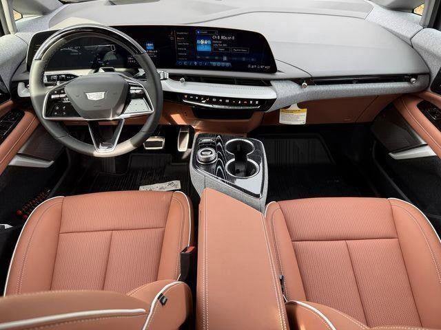 2025 Cadillac OPTIQ Sport 2