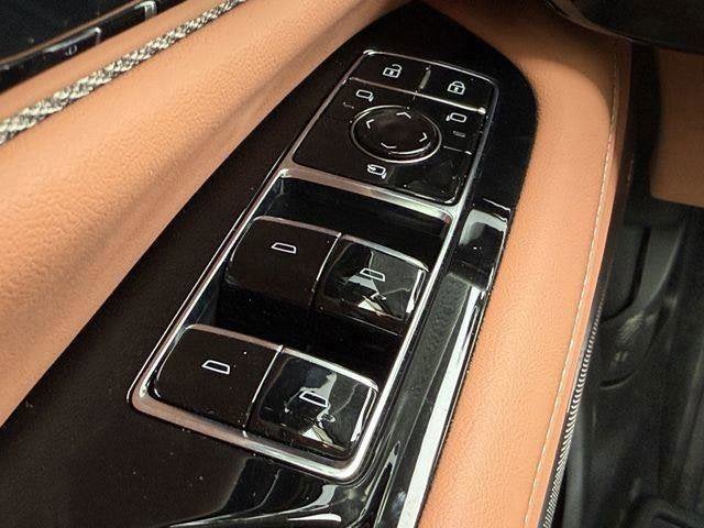 2025 Cadillac OPTIQ Sport 2