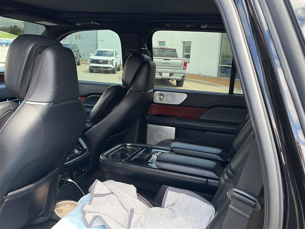 2021 Lincoln Navigator Base