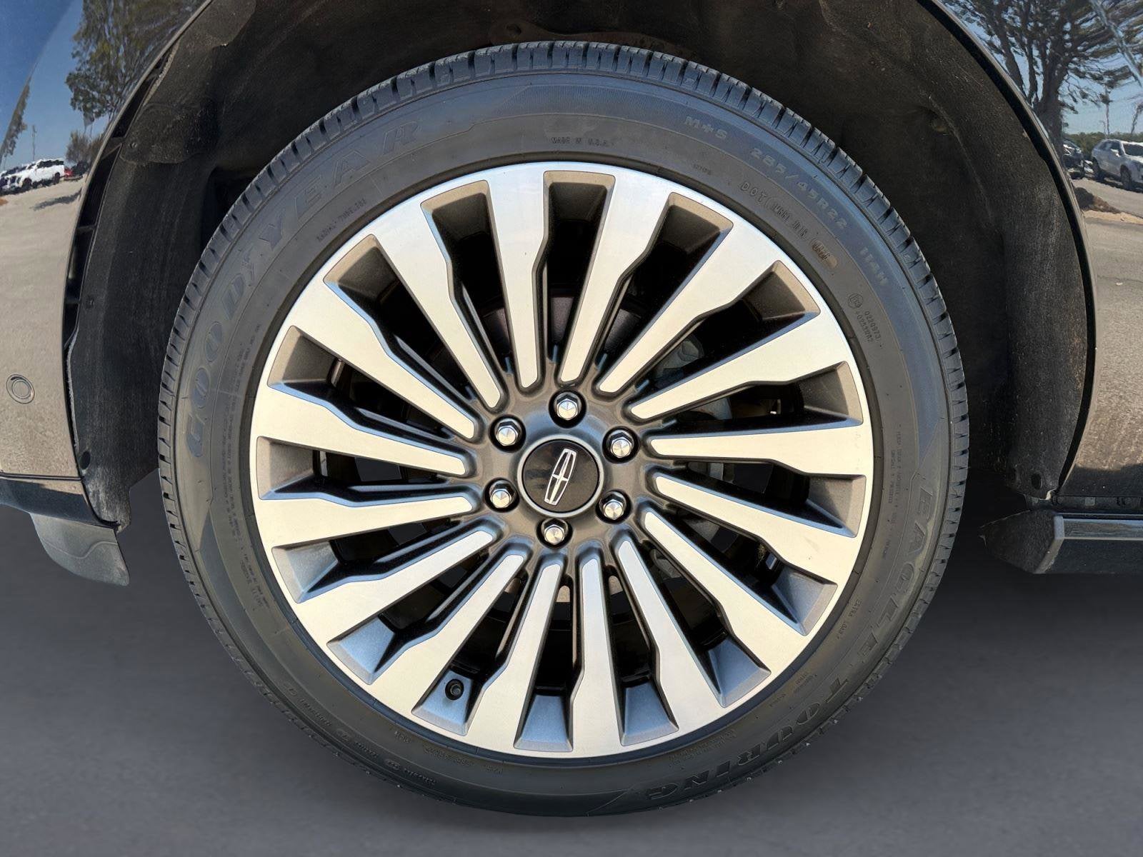 2021 Lincoln Navigator Base