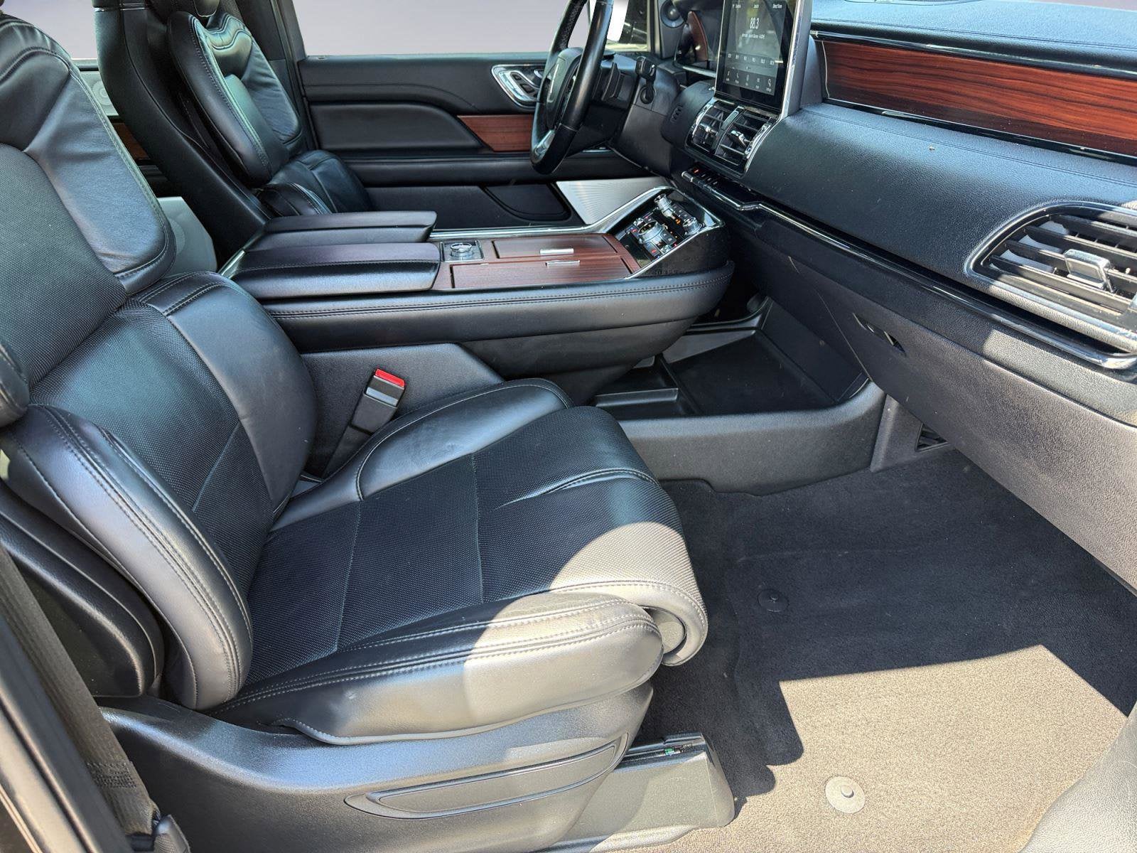 2021 Lincoln Navigator Base