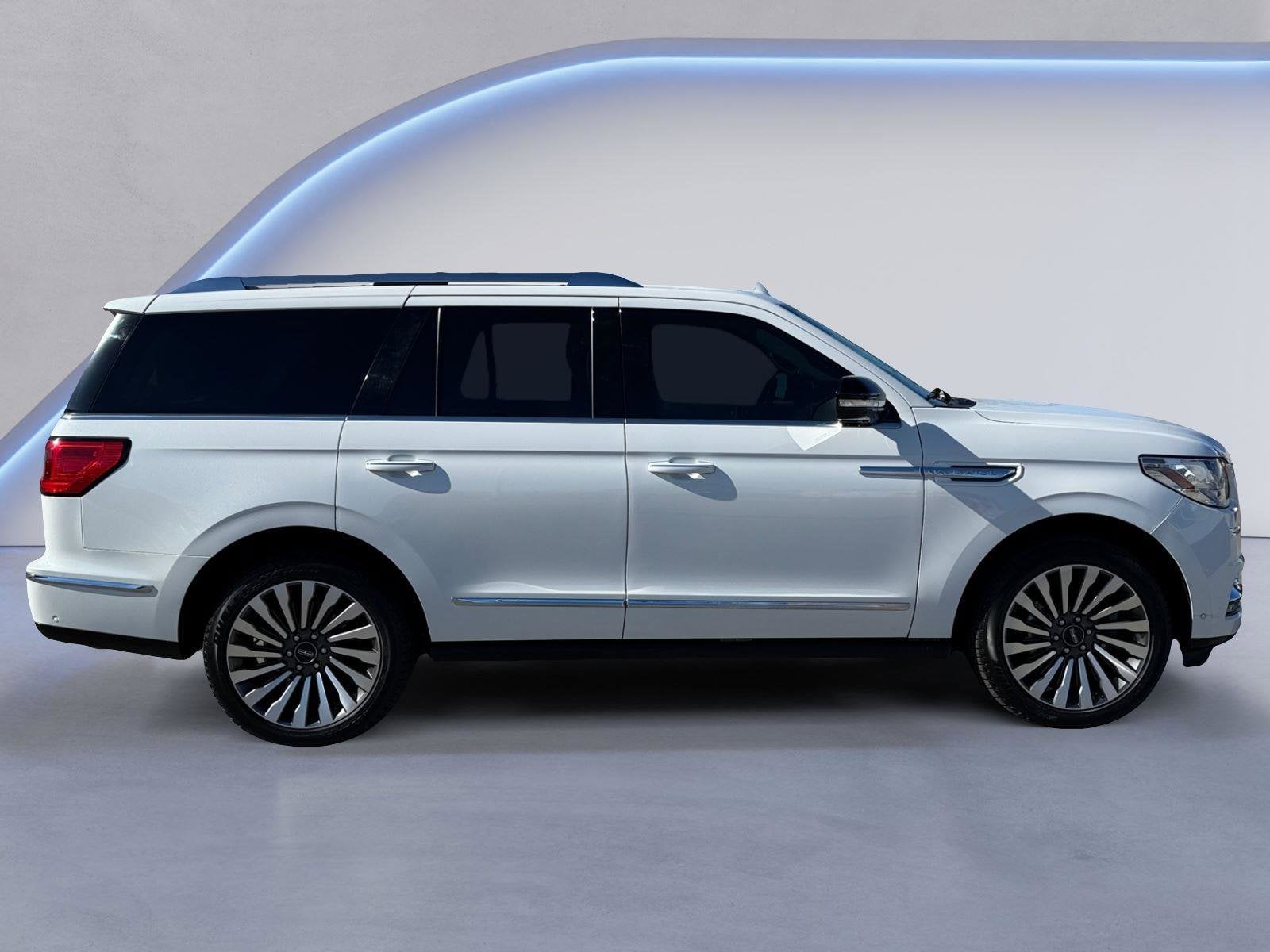 2021 Lincoln Navigator Base