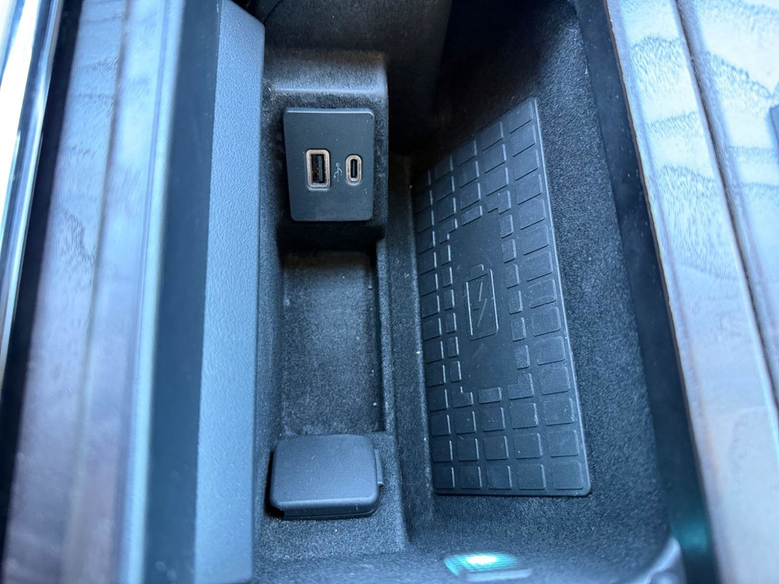 2021 Lincoln Navigator Base