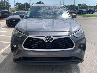 2024 Toyota Highlander LE AWD (SE)