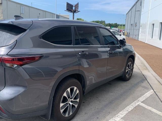 2024 Toyota Highlander LE AWD (SE)
