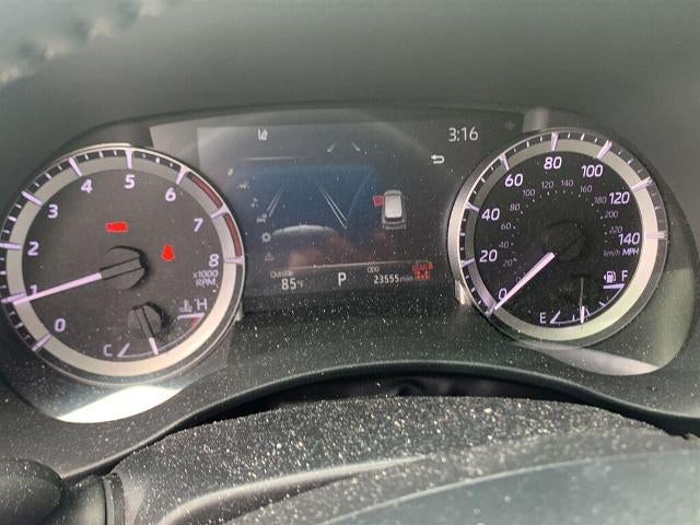 2024 Toyota Highlander LE AWD (SE)