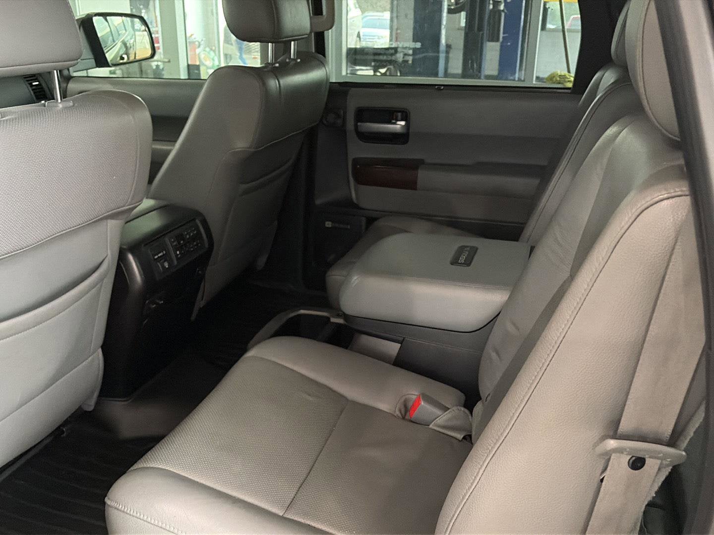 2014 Toyota Sequoia Base