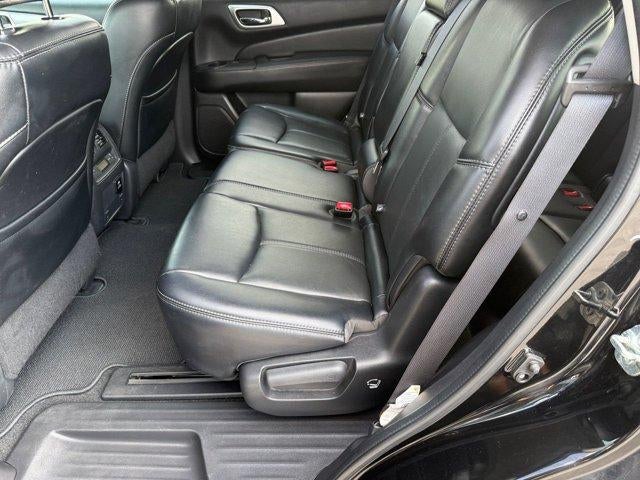 2017 Nissan Pathfinder SL
