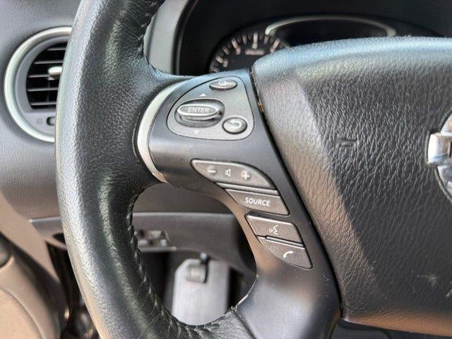 2017 Nissan Pathfinder SL