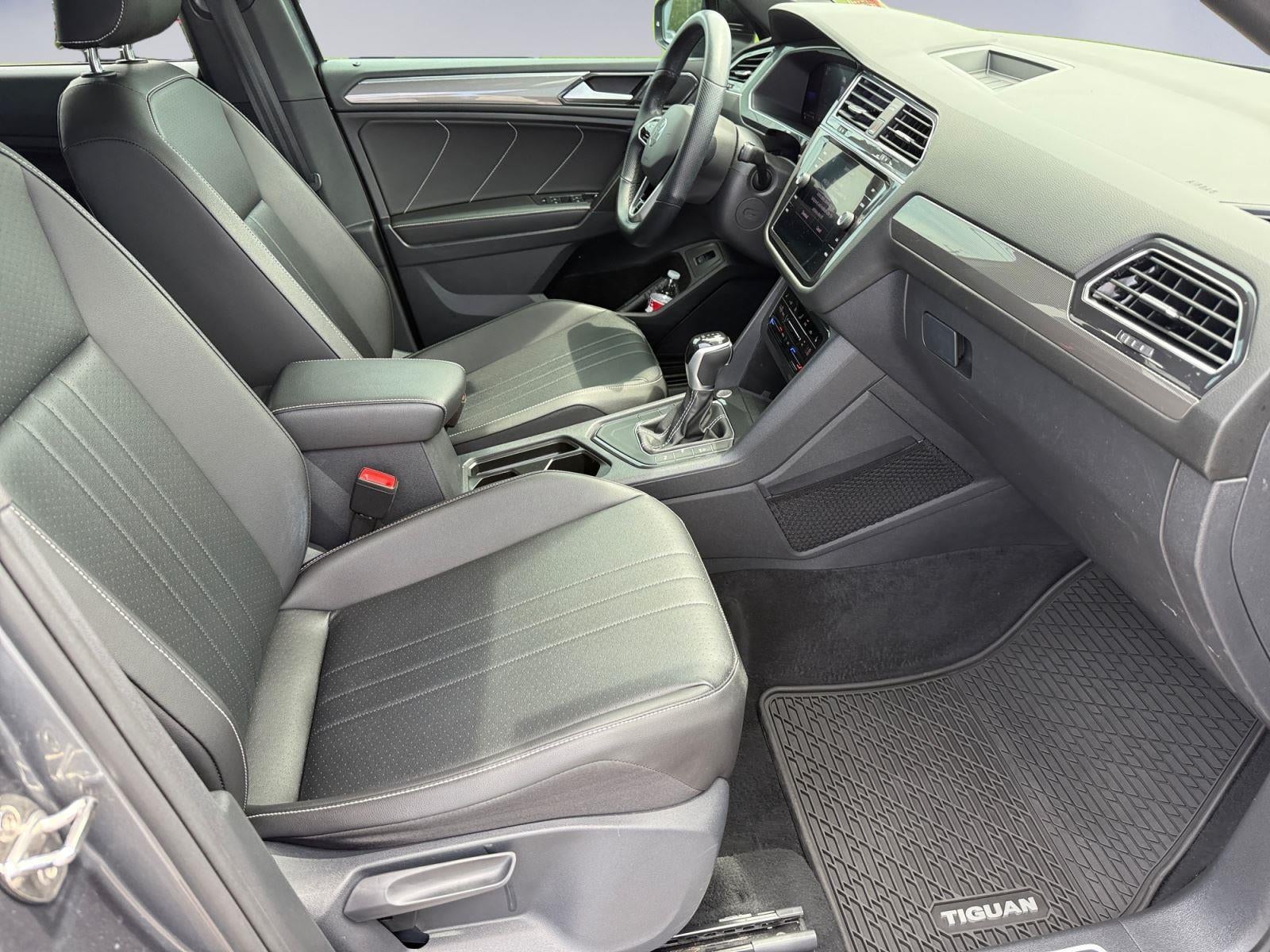 2022 Volkswagen Tiguan SE R-Line Black